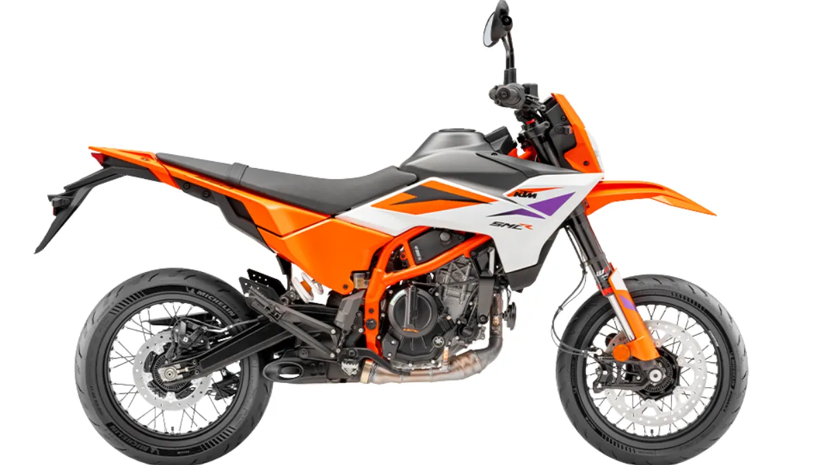KTM 390 SMC R engine space