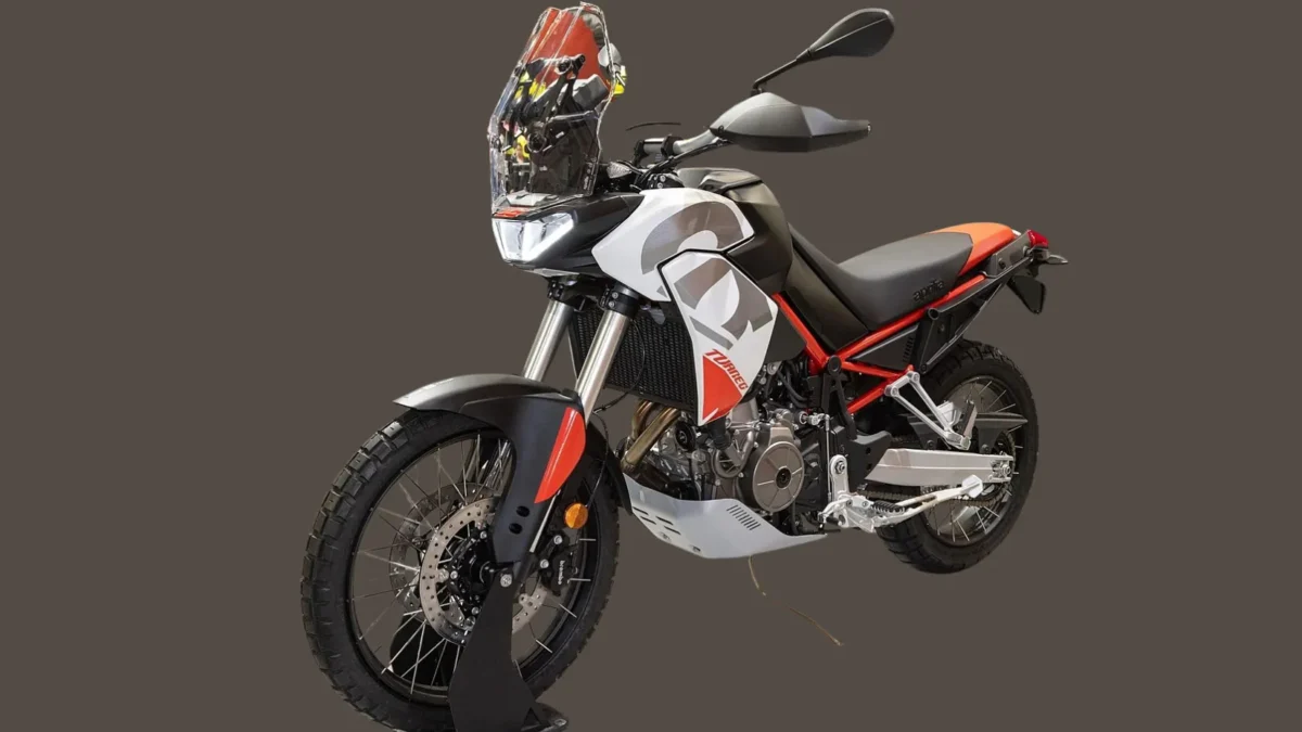 659cc engine of Aprilia Tuareg 660 in close-up view