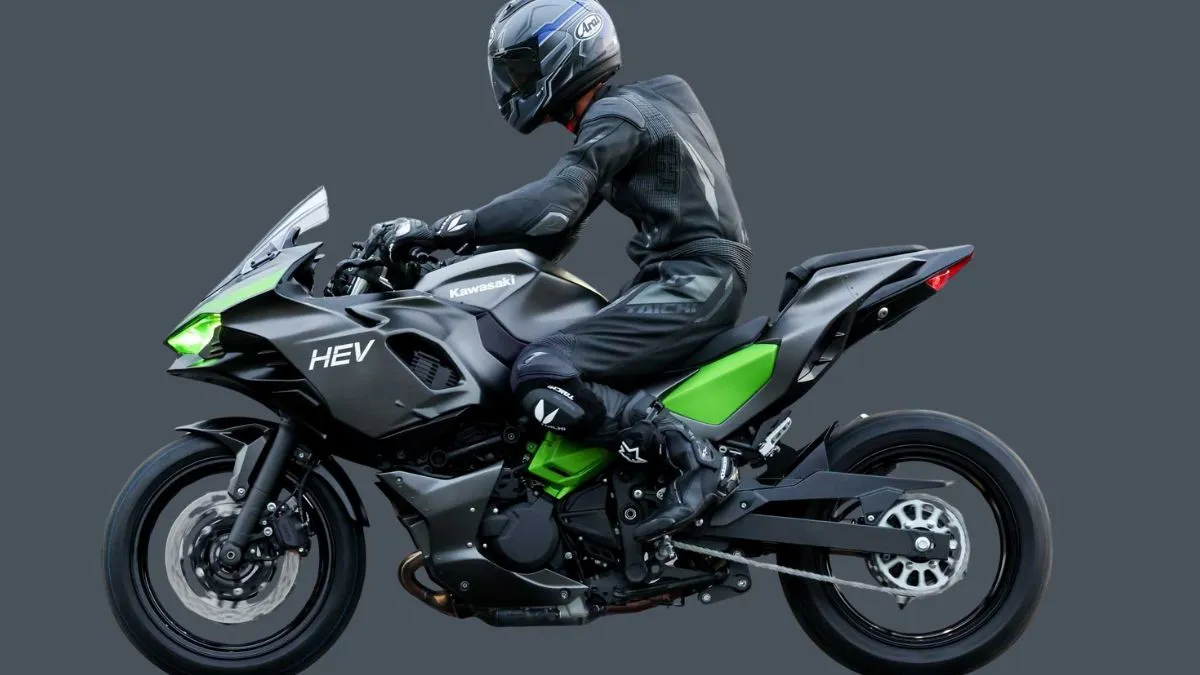 Futuristic design of Kawasaki Hybrid inspired by Ninja 7