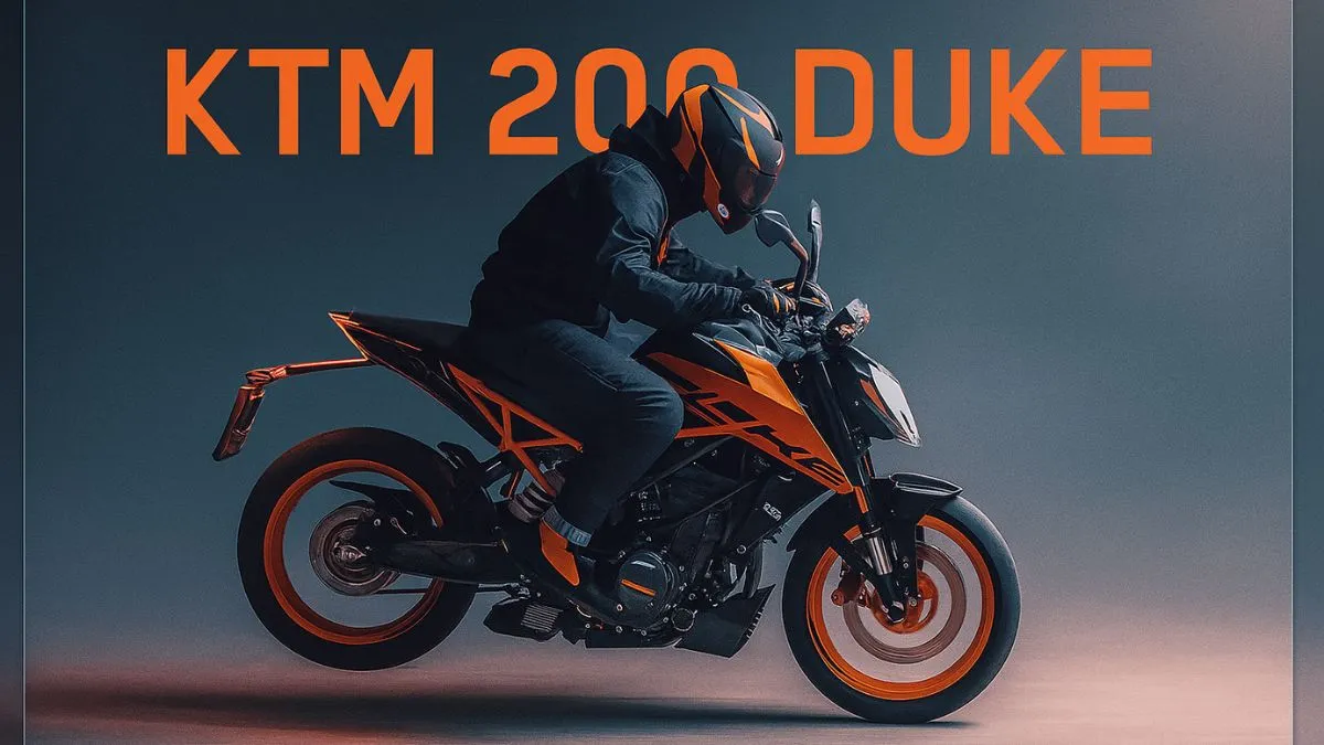 KTM Duke 200 2025 front view with LED headlight and muscular fuel tank