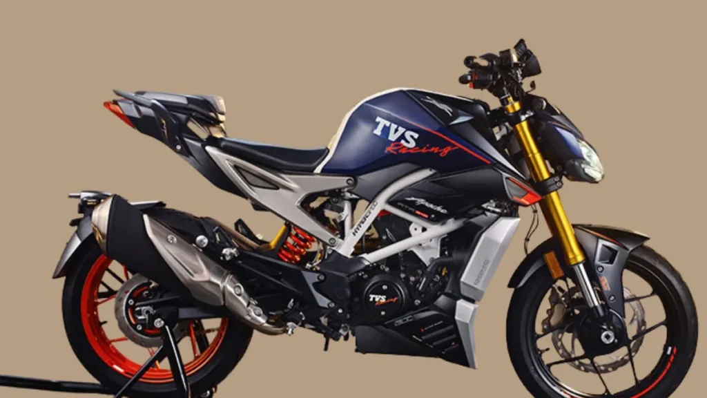 RTR 310 LED headlamp and sleek mirrors close-up