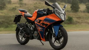 KTM RC 125 2025 का सामने से फुल फेयर्ड लुक और LED हेडलैंप