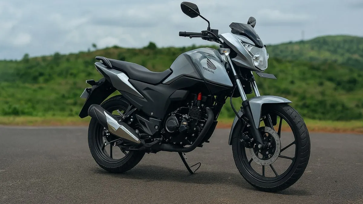 Honda SP160 2025 front view with aggressive design