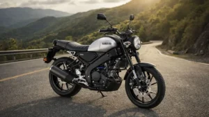 Yamaha XSR 155 retro design with circular headlamp